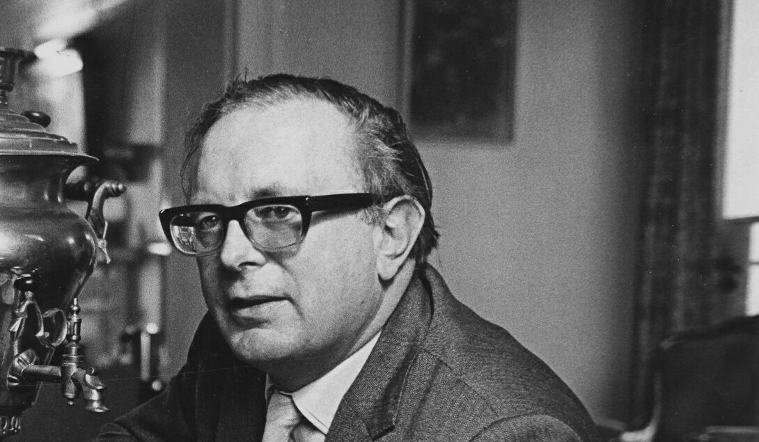 Liberty in Art and Wit in Anarchy By :  Erik de Mauny , cairo 1944